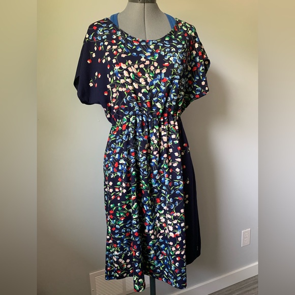 Navy blue and floral print dress - Picture 1 of 10